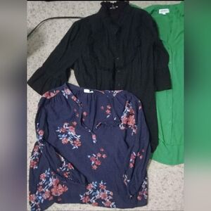 Womens Lot of 5 Sz L NWOT & EUC Well Known Brand Tops